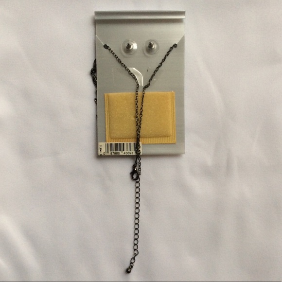 *NWT* Metaphor Necklace & Earrings Set - Picture 4 of 4